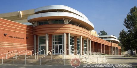 美国加州大学滨河分校留学生访谈